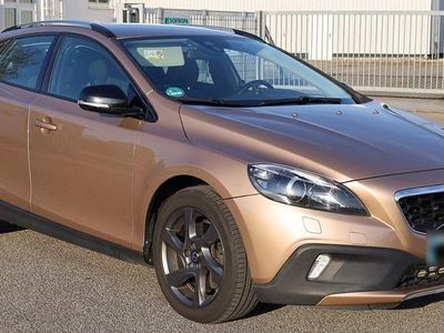 Gebraucht Volvo V40 CC Momentum 190 PS (139 kW) 2015 Beige Kombi