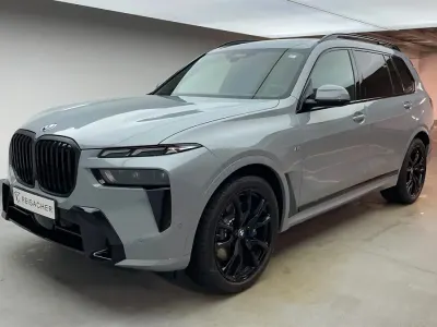 Neu BMW X7 Comfort Edition 352 PS (258 kW) 2026 M brooklyn grau metallic SUV