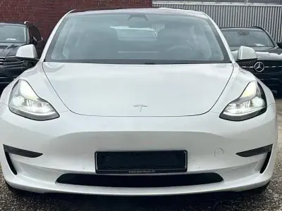 Gebraucht Tesla Model 3 258 kW (351 PS) 2021 Weiß Limousine