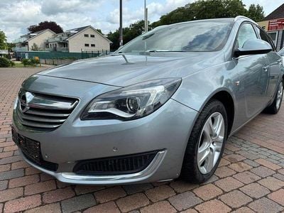 Gebraucht Opel Insignia Edition 140 PS (102 kW) 2014 Silbersee/silver lake Kombi