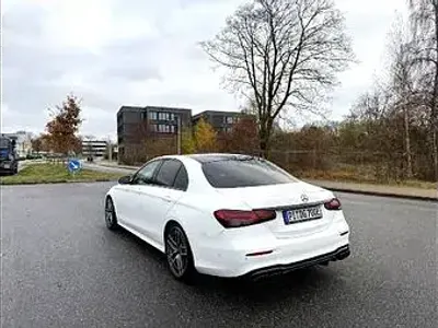 Second-hand Mercedes E300 320 CP (235 kW) 2022 Alb Berlinǎ