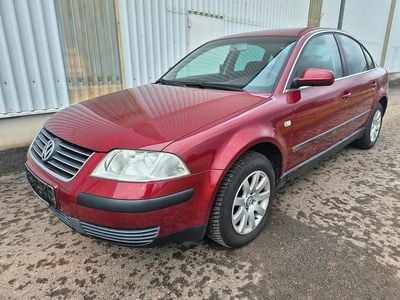 Gebraucht VW Passat 116 PS (85 kW) 2003 Rot Limousine