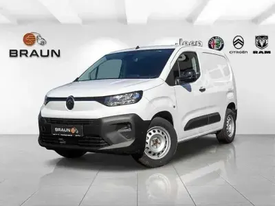 Neu Citroën Berlingo Comfort 102 PS (75 kW) 2026 Eisweiß Van / Kleinbus