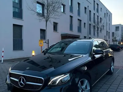 Gebraucht Mercedes E200 Avantgarde 150 PS (110 kW) 2017 Schwarz Kombi