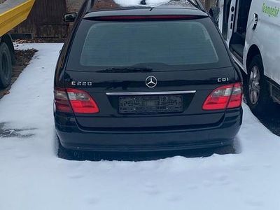 Gebraucht Mercedes E220 170 PS (125 kW) 2008 Schwarz Kombi