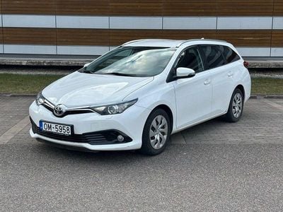 Second-hand Toyota Auris Comfort 90 CP (66 kW) 2016 Alb Berlinǎ