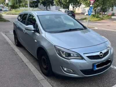 Gebraucht Opel Astra 165 PS (121 kW) 2012 Grau Kombi