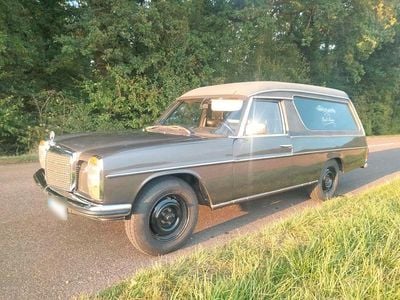 Gebraucht Mercedes W115 150 PS (110 kW) 1975 Grau Kombi