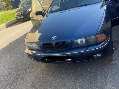 BMW 523