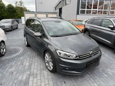 Gebraucht VW Touran Comfortline 116 PS (85 kW) 2019 Grau Van / Kleinbus