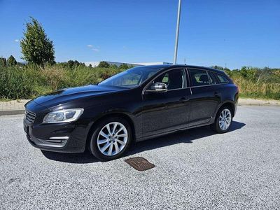 Gebraucht Volvo V60 Business Edition 136 PS (100 kW) 2015 Black sapphire / metallic Kombi