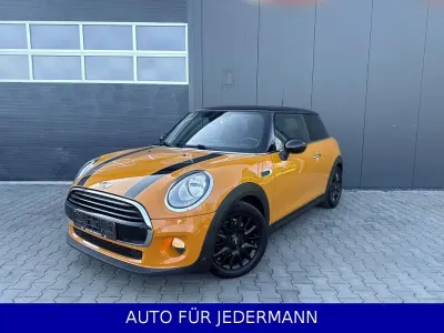 Usata Mini Metropolitan 136 CV (100 kW) 2015 Arancione Utilitaria