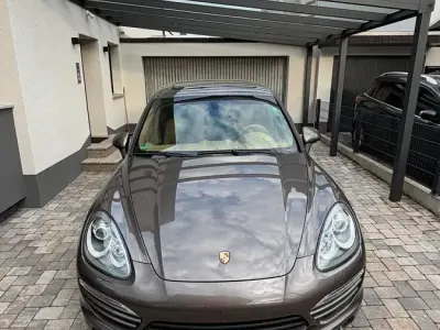 Używany Porsche Cayenne 245 KM (180 kW) 2011 Beżowy SUV