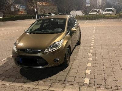 Gebraucht Ford Fiesta 81 PS (59 kW) 2011 Gold Kleinwagen