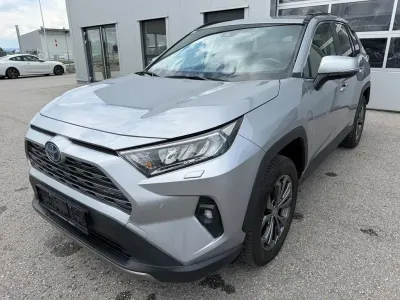 Gebraucht Toyota RAV4 Hybrid Active 222 PS (163 kW) 2022 Silber SUV