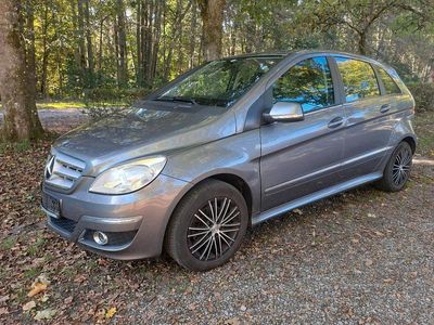 Mercedes B200