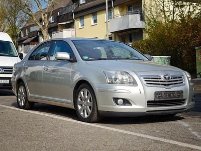 Usata Toyota Avensis 129 CV (94 kW) 2008 Argento Berlina