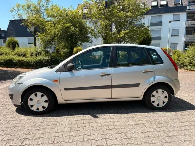 Gebraucht Ford Fiesta 69 PS (50 kW) 2006 Silber Kleinwagen