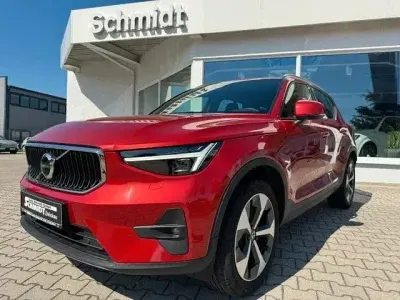 Gebraucht Volvo XC40 Core 163 PS (119 kW) 2024 Fusion red SUV