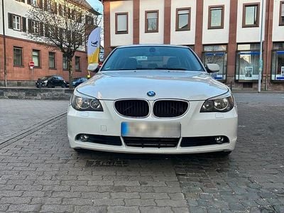Gebraucht BMW 525 180 PS (132 kW) 2007 Weiß Limousine
