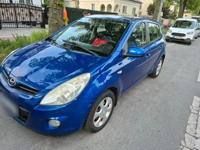 Gebraucht Hyundai i20 Style 101 PS (74 kW) 2009 Blau Kleinwagen