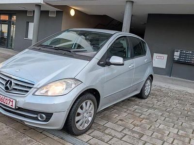 Gebraucht Mercedes A180 Elegance 109 PS (80 kW) 2009 Silber Van / Kleinbus