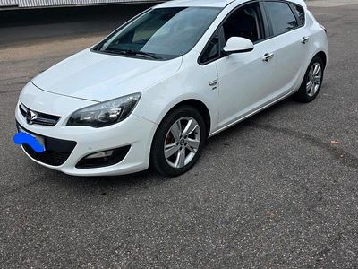Gebraucht Opel Astra 110 PS (80 kW) 2014 Weiß Limousine
