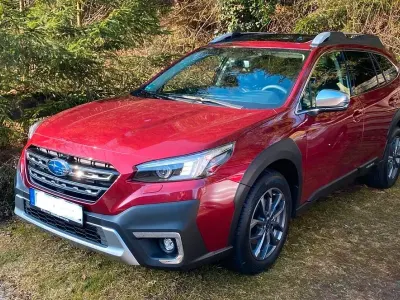 Gebraucht Subaru Outback Platinum 169 PS (124 kW) 2025 Rot Limousine