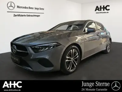 Gebraucht Mercedes A200 Progressive 163 PS (119 kW) 2025 Metalliclack mountaingrau Limousine