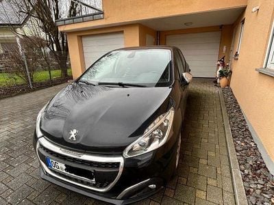 Gebraucht Peugeot 208 Signature Sky 83 PS (61 kW) 2019 Schwarz Kleinwagen