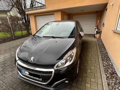 Gebraucht Peugeot 208 Signature Sky 83 PS (61 kW) 2019 Schwarz Kleinwagen