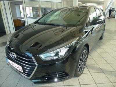 Schwarz metallic Gebraucht 2017 Hyundai i40 Premium Kombi | 29.990 €