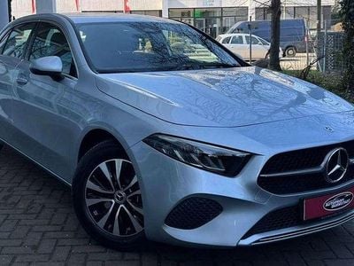 Gebraucht Mercedes A200 163 PS (119 kW) 2024 Hightechsilber metallic Kleinwagen