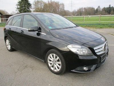 Gebraucht Mercedes B180 122 PS (89 kW) 2013 Schwarz Van / Kleinbus