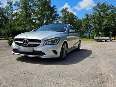 Używany Mercedes CLA250 Shooting Brake 2018 Srebrny Kombi