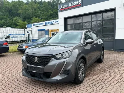 Gebraucht Peugeot 2008 Active 131 PS (96 kW) 2020 Gris platinium SUV