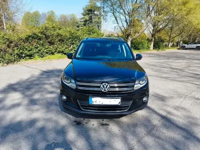 Gebraucht VW Tiguan Trendline 122 PS (89 kW) 2012 Schwarz SUV