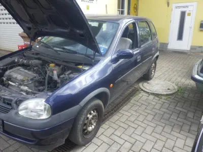 Usata Opel Corsa 58 CV (42 kW) 1999 Blu Utilitaria