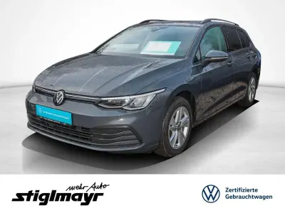 Gebraucht VW Golf VIII Life 150 PS (110 kW) 2022 Delfingrau metallic Kombi
