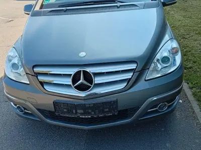 Gebraucht Mercedes B180 109 PS (80 kW) 2009 Grau Van / Kleinbus