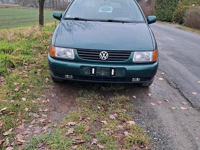 Gebraucht VW Polo 60 PS (44 kW) 1998 Grün Kleinwagen