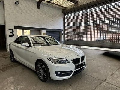 Gebraucht BMW 218 Sport Line 136 PS (100 kW) 2015 Weiß Coupé