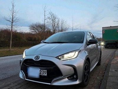 Usado Mazda 2 116 HP (85 kW) 2023 Prateado Citadino