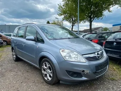 Gebraucht Opel Zafira Edition 140 PS (102 kW) 2009 Silber Van / Kleinbus