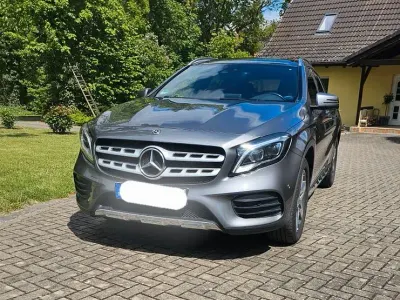 Gebraucht Mercedes GLA220 Edition 177 PS (130 kW) 2018 Grau SUV