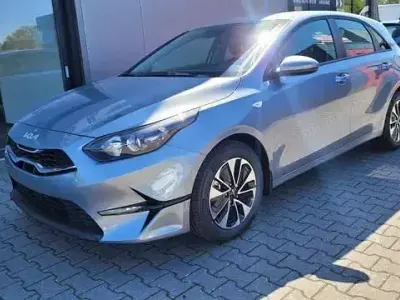 Używany Kia Ceed Silver 160 KM (117 kW) 2025 Andere Hatchback