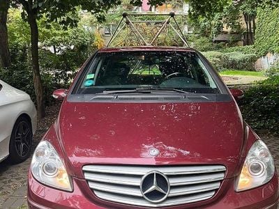 Mercedes B200
