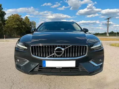Gebraucht Volvo V60 Inscription 310 PS (228 kW) 2018 Grau Kombi