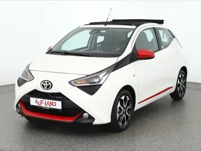 Gebraucht Toyota Aygo Connect Style 72 PS (52 kW) 2018 Weiß Kleinwagen