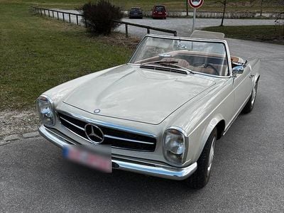 Gebraucht Mercedes 230 150 PS (110 kW) 1966 Beige Cabrio